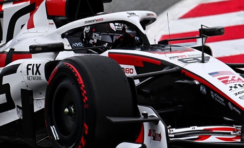  Haas tra progressi e intoppi: Bearman spinge la VF26 al limite