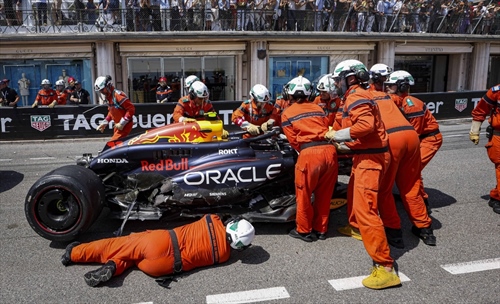  La F1 corre, ma chi la sostiene è vicino al limite -  La F1 corre, ma chi la sostiene è vicino al limite