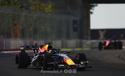  Mekies spiega la crisi Red Bull: «La RB22 è troppo sensibile» -  Mekies spiega la crisi Red Bull: «La RB22 è troppo sensibile»