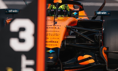  Norris taglia corto: «Terzo era il massimo, ma almeno siamo davanti alla Ferrari» -  Norris taglia corto: «Terzo era il massimo, ma almeno siamo davanti alla Ferrari»