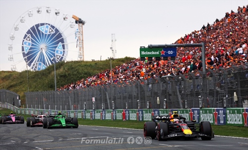  Verstappen saluta Zandvoort: «Un privilegio correre davanti ai miei tifosi» -  Verstappen saluta Zandvoort: «Un privilegio correre davanti ai miei tifosi»