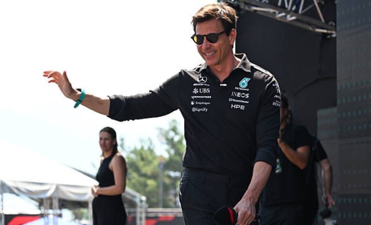  Wolff accusa la Ferrari: sviluppo fuori controllo. Ma sta davvero superando i limiti?