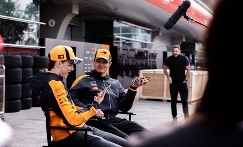  Zak Brown blinda Norris e Piastri: «Non tocchiamo i nostri due supereroi» -  Zak Brown blinda Norris e Piastri: «Non tocchiamo i nostri due supereroi»