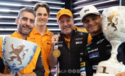 1-2 McLaren, chi vince? Brown scarica ogni responsabilità: «Decide Stella» - 1-2 McLaren, chi vince? Brown scarica ogni responsabilità: «Decide Stella»