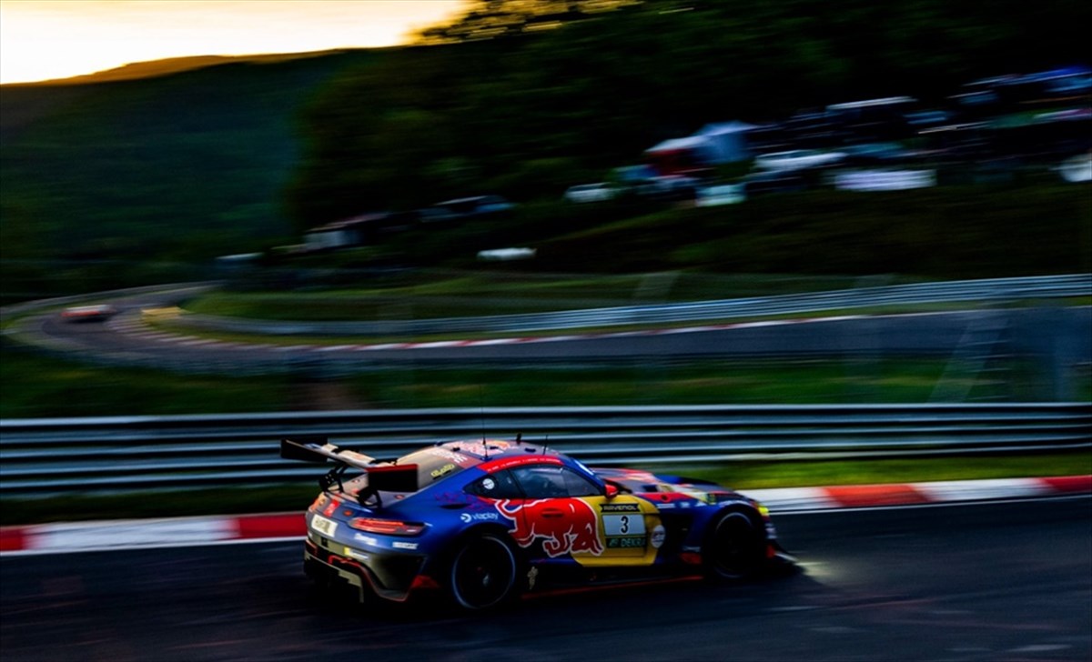 24h del Nurburgring: Verstappen costretto al ritiro. La sorprendente reazione 