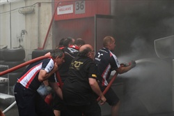 31 feriti per incendio box Williams - Gp Spagna - Incendio box Williams