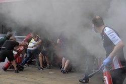 31 feriti per incendio box Williams - Gp Spagna - Incendio box Williams