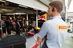 Gp Singapore - Libere - Analisi strategie - Gp Singapore - Libere - Ingegneri a lavoro