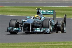 Ancora un'espolsione per le Pirelli - Ancora un'esplosione per le gomme Pirelli