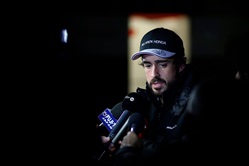 Alonso preoccupato per il ritardo della McLaren - Alonso preoccupato per il ritardo della McLaren