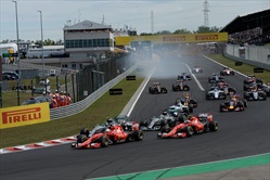 Chi ha visto le Ferrari in testa? - Non inquadrate le Ferrari!