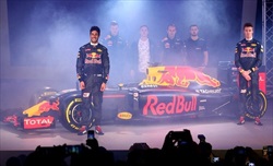 Red Bull: presentata la livrea 2016 - Red Bull: presentata la livrea 2016