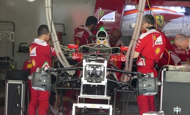La Ferrari SF16-H con entrambi i copridisco forati