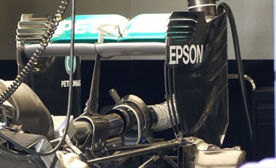 Gp Silverstone: Mercedes soffiature ala posteriore in stile Toro Rosso - Gp Silverstone: Mercedes soffiature ala posteriore in stile Toro Rosso