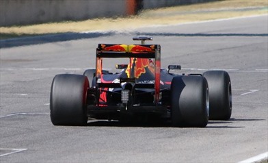 La Red Bull ha provato le slick 2017 della Pirelli - La Red Bull ha provato le slick 2017