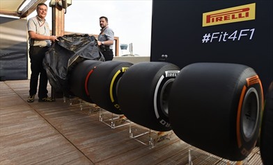 Pirelli mostra ad Abu Dhabi l'intera gamma di pneumatici F1 più larghi per il 2017 - Pirelli mostra ad Abu Dhabi l'intera gamma di pneumatici F1 più larghi per il 2017