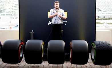 Pirelli mostra ad Abu Dhabi l'intera gamma di pneumatici F1 più larghi per il 2017 - Pirelli mostra ad Abu Dhabi l'intera gamma di pneumatici F1 più larghi per il 2017