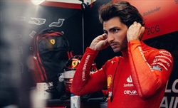Accordo Hamilton-Ferrari, arriva la battura di Ryanair su Sainz