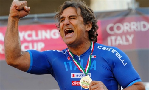 Addio ad Alex Zanardi, il campione che non ha mai smesso di lottare