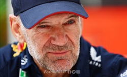 Adrian Newey confessa: «Avrei voluto lavorare con Alonso», poi svela un segreto progettuale - Adrian Newey confessa: «Avrei voluto lavorare con Alonso», poi svela un segreto progettuale
