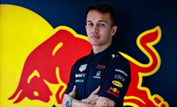 Albon: «Contro Verstappen io sono stato migliore di Perez»