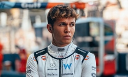 Albon pensa al futuro: «Voglio vincere. Potrò farlo restando in Williams?»
