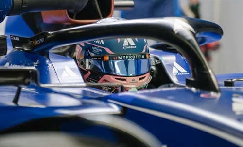 Albon svela i retroscena dei team radio infuocati col suo team durante il GP Giappone