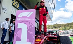 Alesi: «La Ferrari sarà fortissima nei prossimi anni. Sprint? Sainz ha lasciato spazio a Leclerc» - Alesi: «La Ferrari sarà fortissima nei prossimi anni. Sprint? Sainz ha lasciato spazio»