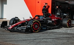 Alfa Romeo C43 completa senza problemi i suoi primi giri in pista
