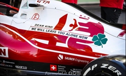 Alfa Romeo ringrazia Kimi e Antonio e lo scrive sul carbonio - Alfa Romeo ringrazia Kimi e Antonio e lo scrive sul carbonio