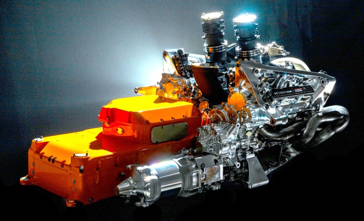 Allarme Aston Martin: pack estremo, vibrazioni Honda. L’errore di Newey