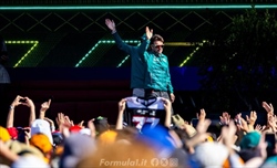 Alonso: ipotesi ritiro da non scartare, ma due top team lo vogliono - Alonso: a breve con Mercedes o Red Bull?