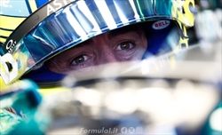 Alonso: ipotesi ritiro da non scartare, ma due top team lo vogliono - Alonso: a breve con Mercedes o Red Bull?