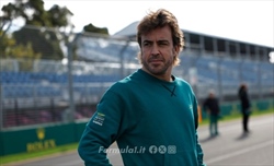 Alonso come Babbo Natale: regala al padre un giro sulla McLaren MP4/4