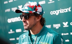 Alonso: «Era impensabile lottare con Ferrari e Mercedes, ma quest'anno ormai è finito»