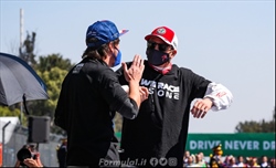 Alonso: F1 mondo a volte falso. Raikkonen? Vi racconto il vero Kimi