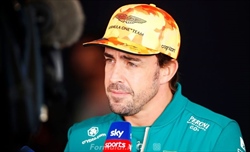 Alonso finisce il GP dolorante: «L'ho fatto per il team e per Valencia»