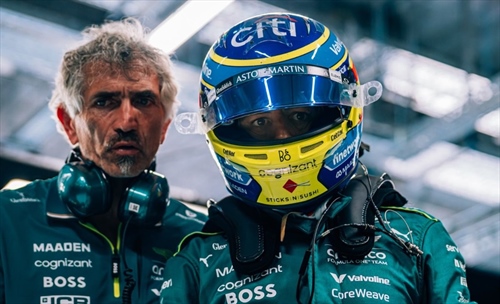 Alonso punta Russell con la schiena dolorante: «Dovrei riposare, ma aspetterò» - Alonso punta Russell con la schiena dolorante: «Dovrei riposare, ma aspetterò»