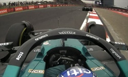 Alonso regala spettacolo in Cina, ma che brivido nel finale: «Ho rischiato di uscire»