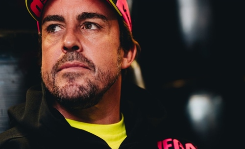Alonso ringrazia la pioggia: settimo posto insperato a Las Vegas - Alonso ringrazia la pioggia: settimo posto insperato a Las Vegas