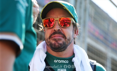 Alonso risponde ai fan di nuova generazione: «Non mi interessa cosa pensano»