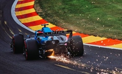Alpine a Singapore con un fondo nuovo. Alonso: «Sono curioso...» - Alpine