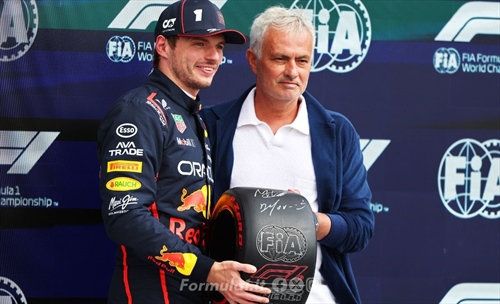 Altra magia di Super Max: il «solito» Verstappen si prende la pole numero 44 a casa del 44 - Altra magia di Super Max: il «solito» Verstappen si prende la pole numero 44 a casa del 44