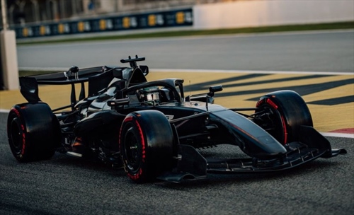 AMR26, trionfo a motori spenti. Newey e l’Aston Martin hanno già vinto - AMR26, trionfo a motori spenti. Newey e l’Aston Martin hanno già vinto