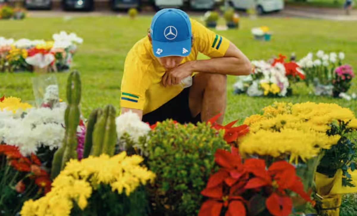 Andrea Kimi Antonelli si è recato nella tomba di Senna 