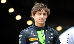 Antonelli vince la Feature Race ma ammette: «Non sono pronto per la F1» - Antonelli vince la Feature Race ma ammette: «Non sono pronto per la F1»