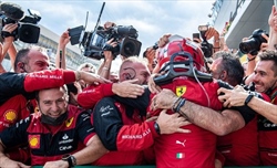 L'ex: «La Ferrari smetta di regalare punti alla Red Bull e scelga Leclerc. Hamilton? Un signore» - Arnoux