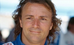Arnoux: «C'è qualcosa del passato nel successo di Sainz. Leclerc? Non deve pensare troppo, vi spiego» - Arnoux: «Sainz come Villeneuve, ha tenuto tutti dietro fino alla fine»