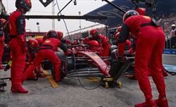 Arnoux su Binotto: «Andava cacciato prima. Strategie? Me la facevo sotto ad ogni sosta» - Arnoux su Binotto: «Andava cacciato prima. Strategie? Me la facevo sotto ad ogni sosta»