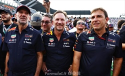 Asse Ferrari - Red Bull? Lo strano colloquio tra Elkann e Mintzlaff a Jeddah - Asse Ferrari - Red Bull? Elkann paparazzato con Mintzlaff a Jeddah